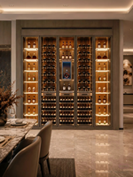 Armoire à vin de luxe moderne encastrable à température constante en bois massif écologique 5 portes grande capacité avec éclairage LED personnalisable pour la maison