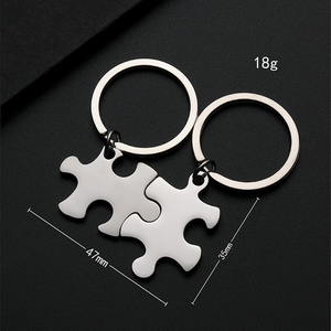 Ensemble de porte-clés en forme de puzzle gravable Ywyougang, porte-clés assortis en acier inoxydable pour les couples, les meilleurs amis et l'usage quotidien - Product Image 2