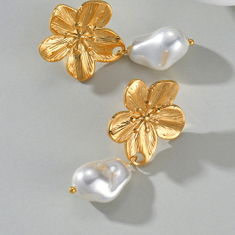 Fashion Flower Pearl Pendant Earring 18k