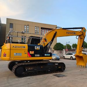 Excavatrice sur chenilles Caterpillar 20 tonnes 320D2 d'occasion, pour travaux de terrassement, avec moteur, boîte de vitesses, pompe et puissance de 120 kW - Product Image 2