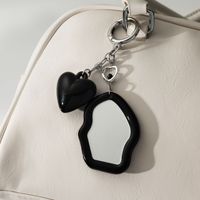 Miroir de poche compact avec porte-clés, joli pendentif cœur en résine, miroir cosmétique portable, pendentif étoile, décoration pour clés de voiture et sac à dos, cadeau pour femme