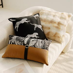 Divano <span class=keywords><strong>Letto</strong></span> Vintage Francese per Soggiorno con Cuscino <span class=keywords><strong>Poggiatesta</strong></span> e Coperta Decorativa Nera di Alta Gamma, Stile Vintage e Ricami Lussuosi - Product Image 2