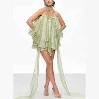 Mini robe fluide à épaules dénudées vert clair avec longs rubans de soie Robe d'été élégante pour femmes pour les fêtes et les vacances