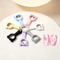 Nouveau style Nail Art Ours miniature Cœur creux Effet œil de chat Aimant puissant Facile à utiliser