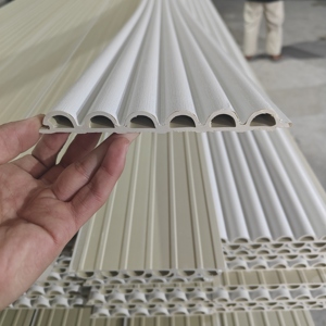 Panel <span class=keywords><strong>de</strong></span> pared decorativo <span class=keywords><strong>de</strong></span> WPC moderno para sala <span class=keywords><strong>de</strong></span> estar <span class=keywords><strong>de</strong></span> Hotel Instalación rápida impermeable ignífugo para <span class=keywords><strong>baño</strong></span> mejorado - Product Image 2