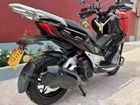 Motocyclette à essence d'occasion Lifan ADV150 avec injection électronique de carburant, refroidissement par eau, quatre soupapes