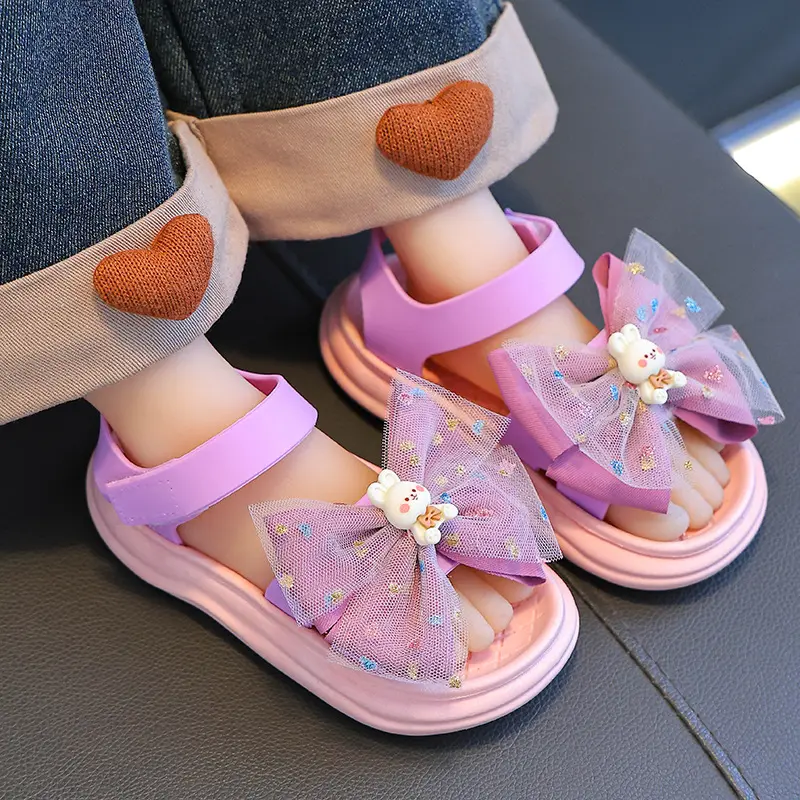 Sandales pour filles été 2024 nouvelles chaussures de plage pour enfants Junior Kids sandales décontractées princesse à semelle souple