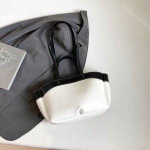 Conjunto de 2 Piezas de Alta Gama, Bolso Tote para Viajar, Bolso de Hombro para Mujer, Color en Contraste, Bolsos de Mano de Cuero PU Suave con Bolsa Adicional - Product Image 6