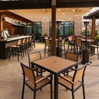 Ensemble de table et chaises de restaurant pour extérieur, résistant aux intempéries et aux UV, en aluminium, plastique et bois, avec quatre pieds, en faux teck.