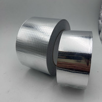 Ruban isolant thermique en aluminium renforcé en maille argentée pour applications de construction et réparation (vente en gros)