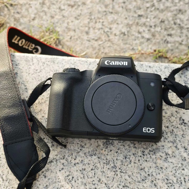 24MP APS-C Camera Cannon M50 Mark II 4K UHD Used Mirrorless Camera
