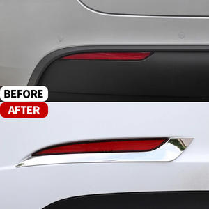 OEM externo ABS automotriz adecuado para Tesla 2021 MODELO <span class=keywords><strong>Y</strong></span> tira decorativa de luz antiniebla trasera cromada de fibra de carbono - Product Image 2