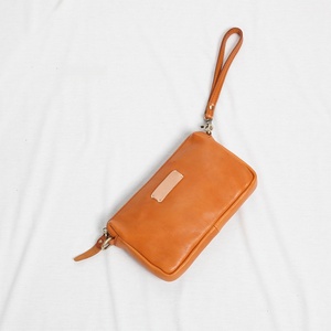 Sac messager vintage pour femme en cuir véritable, sac bandoulière à fermeture éclair - Product Image 1