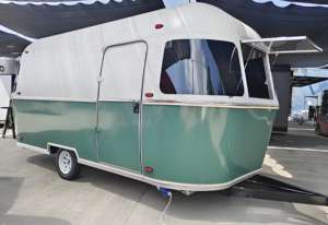 Camion de restauration d'<span class=keywords><strong>occasion</strong></span> professionnellement remis à neuf avec inspection mécanique récente, extérieur repuissé et garantie pour un démarrage sécurisé - Product Image 3