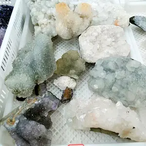 Toptan doğal kristal beyaz ham işlenmemiş taş kuvars Apophyllite mineraller küme dekorasyon için
