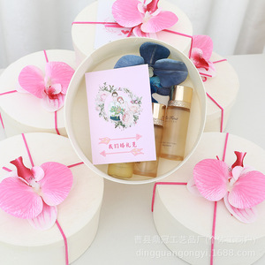 Bamboo Round Wedding <b>Gift</b> <b>Box</b> With Card And Cosmetics <b>For</b> Bridal Party Handmade <b>Gift</b> Packaging - Product Image 1