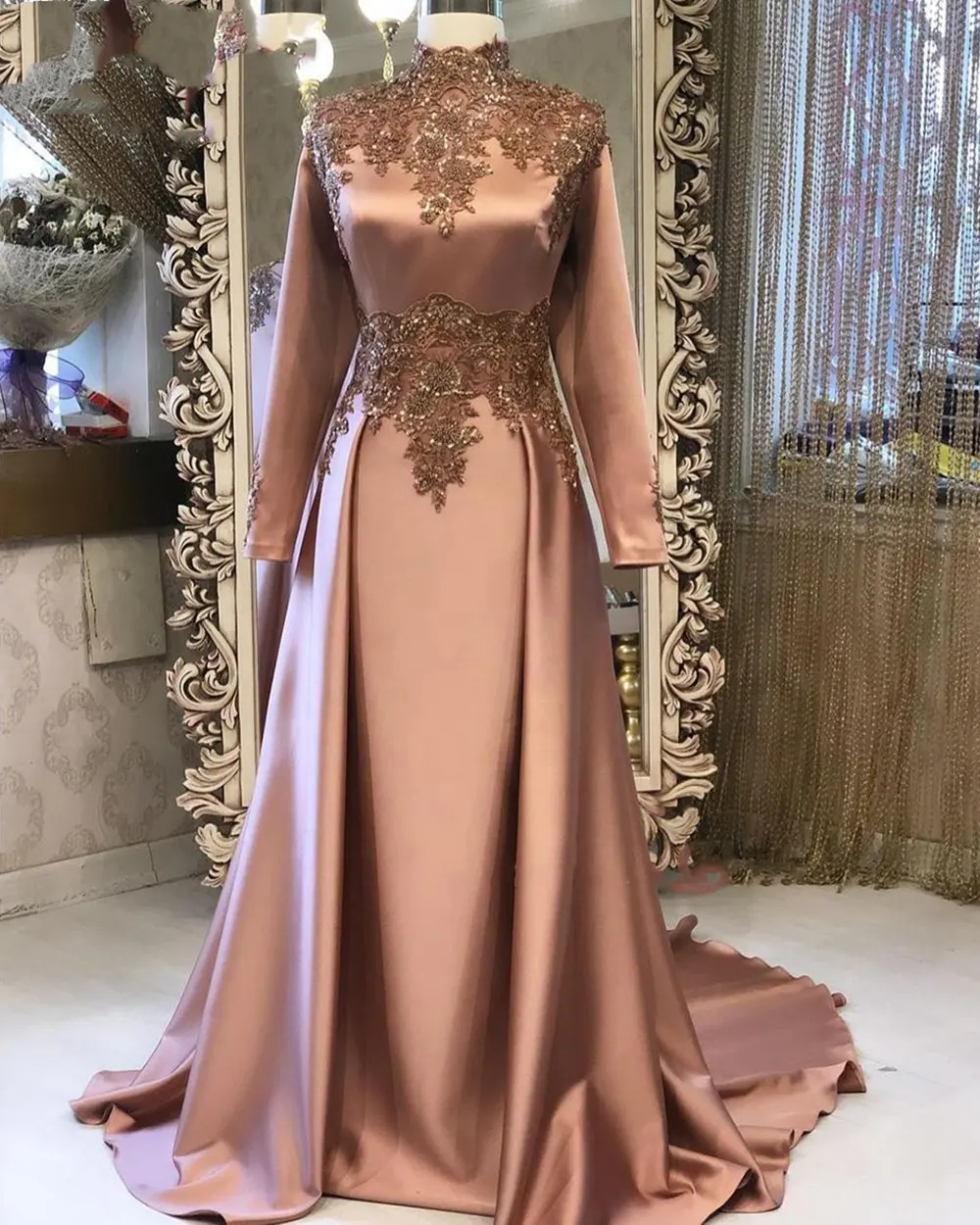 Custom Made Arabic High Neck Long Sleeve Lace Appliqued Evening Dresses Dubai Muslim Evening Gowns