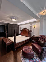 Lit à baldaquin king size en bois massif de luxe, design classique européen sculpté à la main, tête de lit rembourrée en cuir, meubles