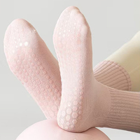 Chaussettes de sport à bout ouvert en nylon de haute qualité pour femmes Logo personnalisé longueur d'équipage mince pour Pilates Yoga impression numérique saison d'été