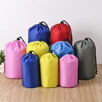 Ensemble de sacs à cordon en nylon épais, résistants à l'eau et à la poussière, avec fond à revêtement argenté et design minimaliste moderne