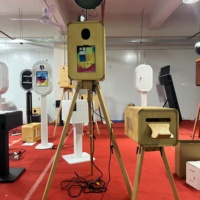 Photomaton rustique en bois pour mariage, location pour événements, service de logo personnalisé OEM