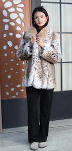 <span class=keywords><strong>Manteau</strong></span> de fourrure motif léopard à grand col de haute qualité <span class=keywords><strong>manteau</strong></span> de fourrure de lynx russe <span class=keywords><strong>court</strong></span> <span class=keywords><strong>manteau</strong></span> de vison en fourrure de lynx pour femmes avec ficelle réglable - Product Image 5