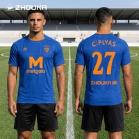 Expédition rapide, maillot de football en jacquard avec impression par transfert thermique, prêt à être expédié, respirant, évacuant l'humidité, maillot de football pour homme