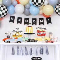 Décorations de cupcakes en forme de drapeau de course à carreaux, piques à cupcakes en forme de drapeau de ligne d'arrivée de voiture de course à paillettes noires pour fête d'anniversaire sur le thème de la course