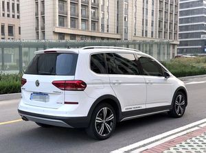 Excellent état, Volkswagen Touran L 280 TSI Cross Edition 2021, 7 places, monospace d'occasion, faible kilométrage, toit ouvrant panoramique, vw Touran L - Product Image 3