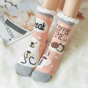 Tapis de noël chaussettes adulte dessin animé sol chaussettes floues maison hiver femmes <span class=keywords><strong>chaleur</strong></span> épaississement et velours chaussettes de sommeil - Product Image 2