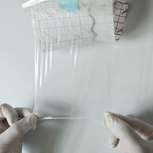 Precio de Fábrica, Vendaje Adhesivo Transparente Impermeable Desechable Médico, Rollo de Vendaje de Película de PU, Apósitos para Heridas, Tamaño Personalizable - Product Image 4
