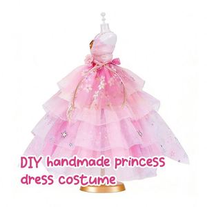 Kit de conception de robe de mariée Toysrunner pour adolescentes, fournitures de couture, gabarits en plastique moulé sous pression, carnet de croquis, rubans en tissu - Product Image 6