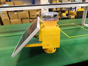 Lumière d'aviation solaire photovoltaïque autonome durable, type B, clignotante rouge, intensité moyenne, norme L864, IP65, pour tour de balise à distance - Product Image 2