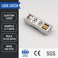 Accessoire de quincaillerie pour portes et fenêtres, construction métallique durable, pièce de montage polyvalente pour système de verrouillage et installation de cadre