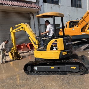 Mini-excavatrice sur chenilles Komatsu Pc40 d'occasion, 4 tonnes, excellent état, modèle 2022, fabriquée en Chine, composants moteur et transmission - Product Image 1