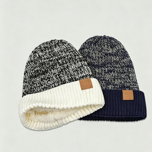 Bonnet en tricot unisexe avec bordure contrastée et doublure en fausse fourrure, idéal pour un usage quotidien en hiver - Product Image 1