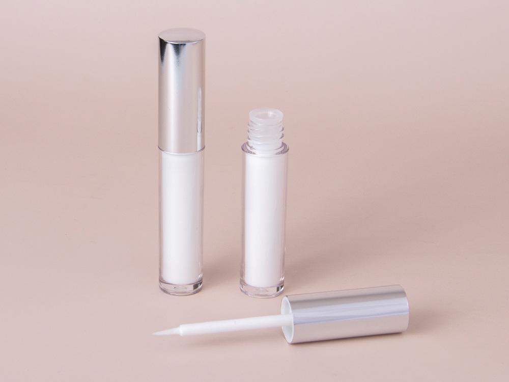 colle blanche avec espace argenté