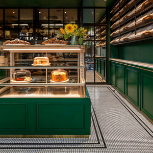 Fabricante de Mobiliario para Panaderías y Cafeterías Personalizadas |   Mostradores de Cafetería, Vitrinas para Panadería y Diseño de Interiores con Iluminación LED - Product Image 2