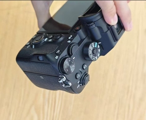 Appareil photo numérique professionnel A7 R III 4K 42MP avec prise de vue en rafale à 10,0 ips - Product Image 1