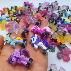 HLC004 Mini Monster Sucker Fidget Toy 10pz/set Modellini in Capsule Cartoni Animati Pony Action Figure Giocattoli con Ventosa <span class=keywords><strong>per</strong></span> <span class=keywords><strong>Bambini</strong></span> - Product Image 6
