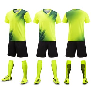 Estate 2 pezzi t-shirt <span class=keywords><strong>e</strong></span> <span class=keywords><strong>pantaloncini</strong></span> all'ingrosso di <span class=keywords><strong>calcio</strong></span> tute sportive - Product Image 1