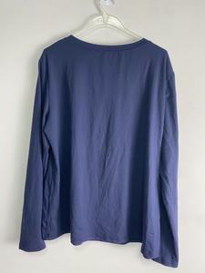 定制复古灵感海军蓝女式长袖亨利衬衫，印花 “WAAT <span class=keywords><strong>FAAK</strong></span> 1986摇滚更多” - Product Image 4