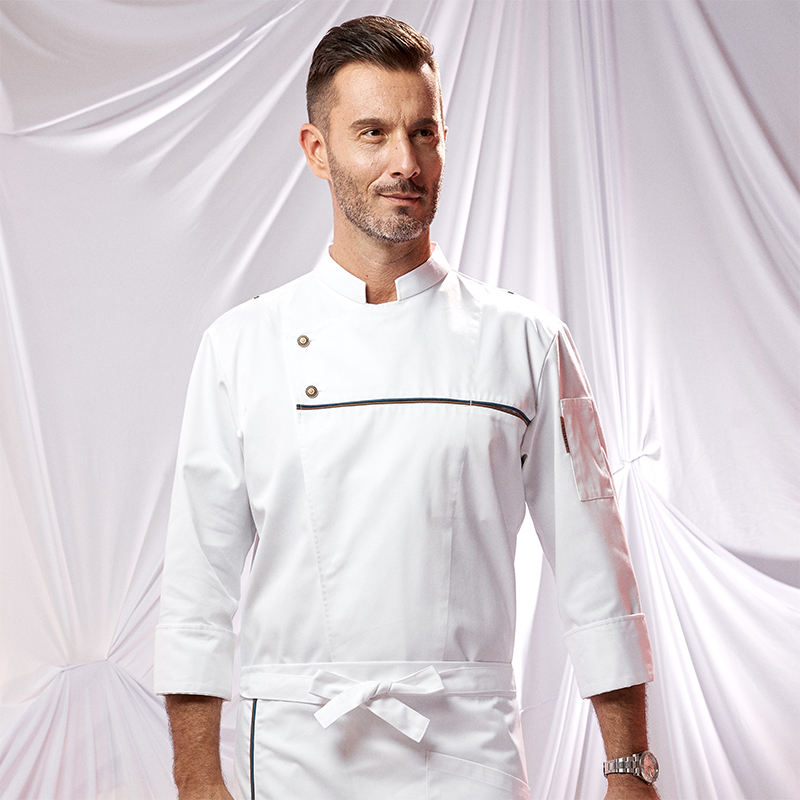 เสื้อแขนยาวสีขาว