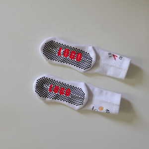 Thời Trang Không Trượt Pilates Phi Hành Đoàn Mắt Cá Chân Grip Tùy Chỉnh Vớ Với Thêu Logo Cho Phụ Nữ Grippy Pilates Vớ - Product Image 6