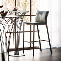 Tabouret de bar de luxe pour îlot de cuisine, chaise de comptoir moderne en cuir microfibre avec structure en acier carbone pour bar à domicile et restaurant