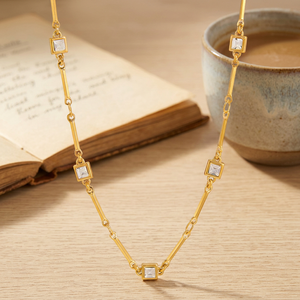 Collar de Cadena de Aleación de Zinc Chapado en Oro con Piedras Cuadradas de Circonia Corte Princesa, 18 Pulgadas, Diseño Geométrico Clásico - Product Image 4