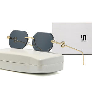 แว่นกันแดดทรงไร้กรอบสำหรับผู้หญิงรุ่นใหม่ปี 2026 กรอบโลหะ ป้องกันรังสียูวี 400 แบบที่ 3 เลนส์พีซีสีดำ - Product Image 5