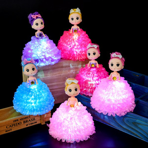 Poupée Lumineuse en Plastique Clignotante Princesse pour Filles de 5 à 7 Ans – Cadeau Idéal pour le Marché Nocturne – Vente en Gros - Product Image 3
