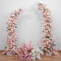 Décor de scène de mariage A-767, arche de fleurs artificielles roses, chemin de table pour la remise des diplômes, la fête des mères, Noël, le Nouvel An et autres événements