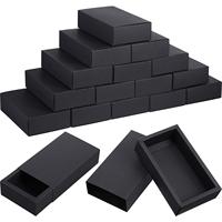 Boîte cadeau minimaliste en carton noir mat personnalisée avec estampage doré pour bijoux